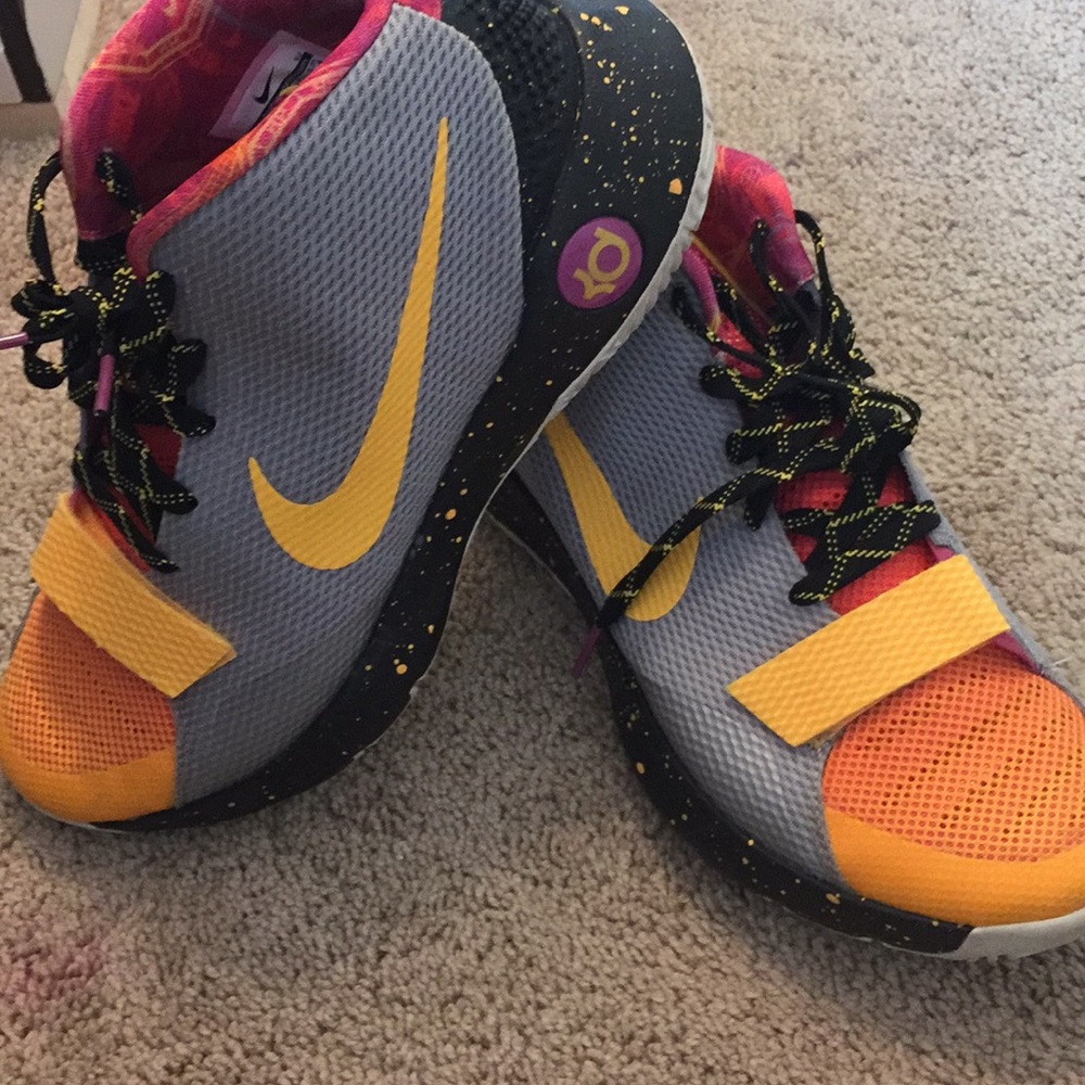 Men's KD trey 5 Nike athletic shoes size 8.5
